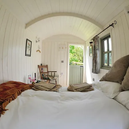 Blackstairs Shepherds Huts אתר קמפינג
